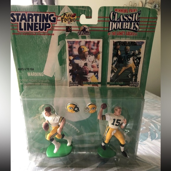 Starting Lineup - Bart Starr & Brett Favre, Classic Doubles Figures, 1997 NEW - Picture 1 of 6